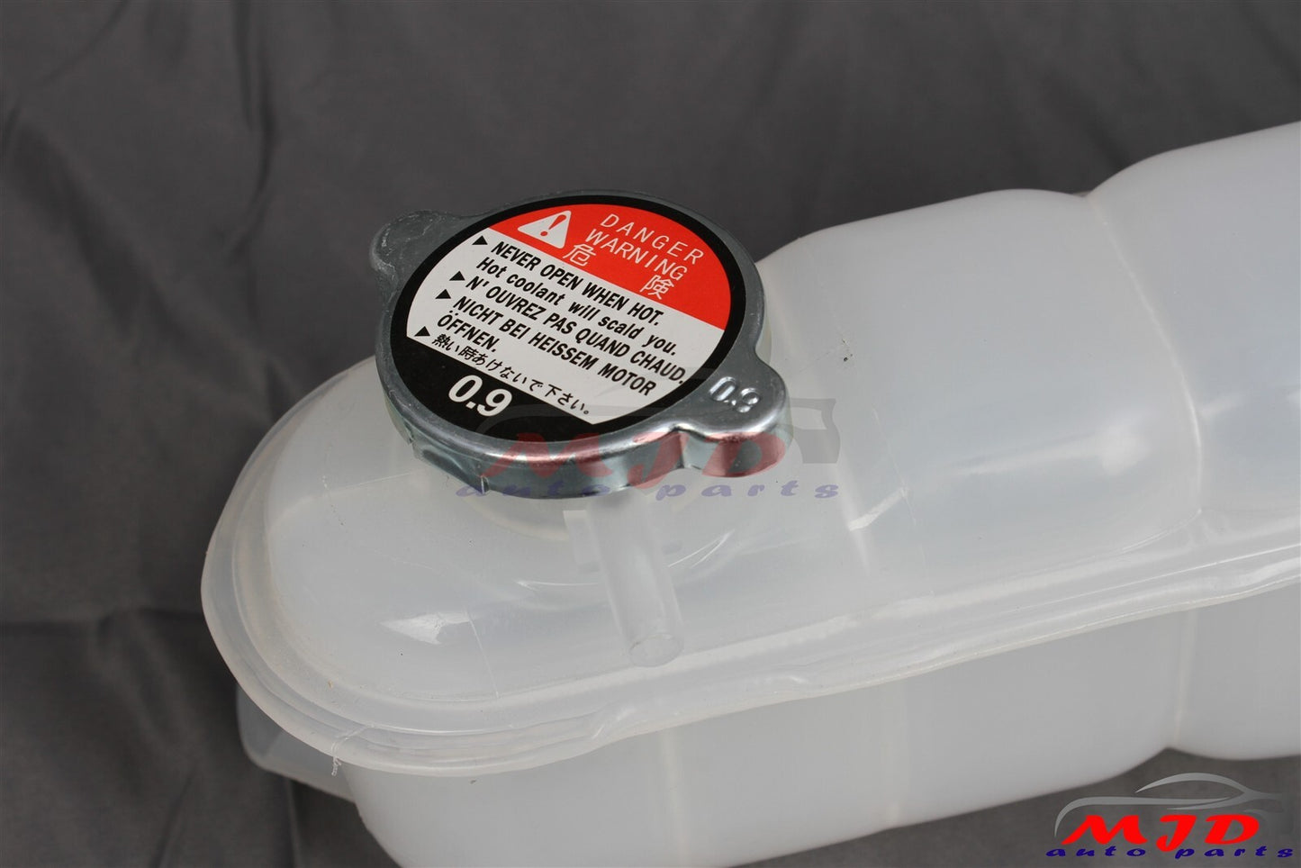 For Freightliner M2 106 Thomas C2 2005-2011 Coolant Reservoir Tank 0523195001