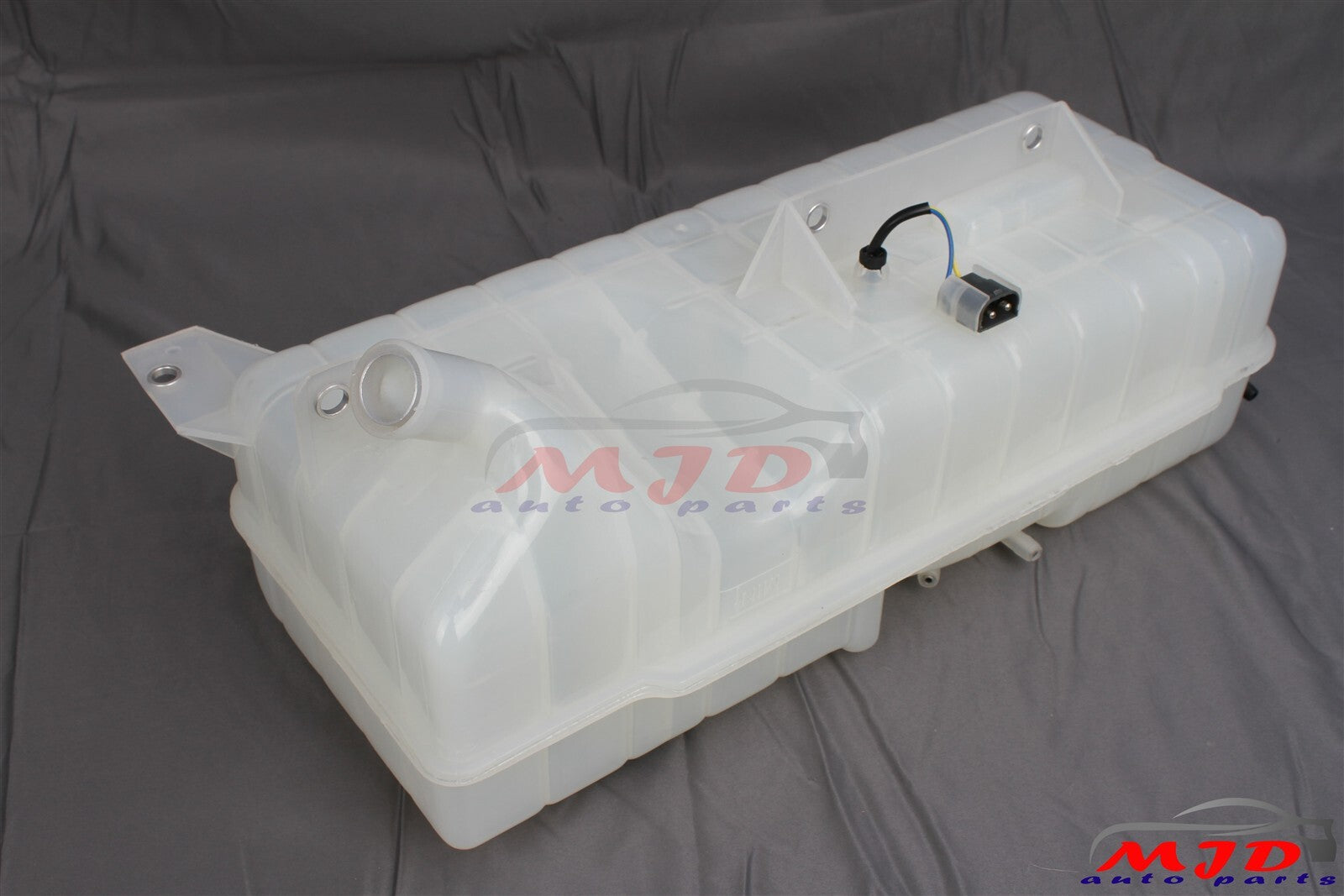 FOR Volvo VN VNL VNM 1997-2007 Radiator Coolant Overflow Expansion Tank 0519037