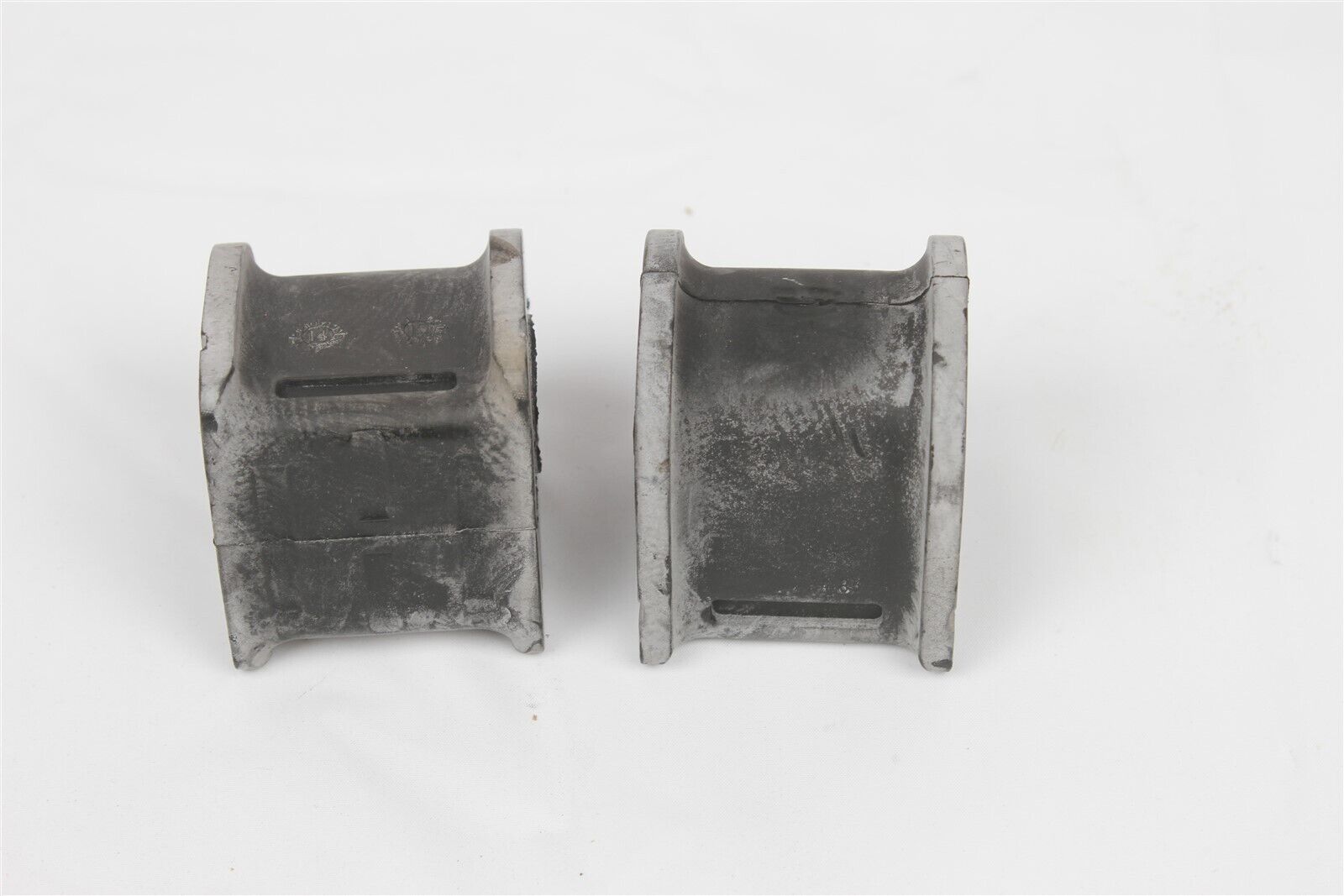 FOR MERCEDES SPRINTER W906 Front Sway Stabilizer Bar Rubber Bushing 9063231485