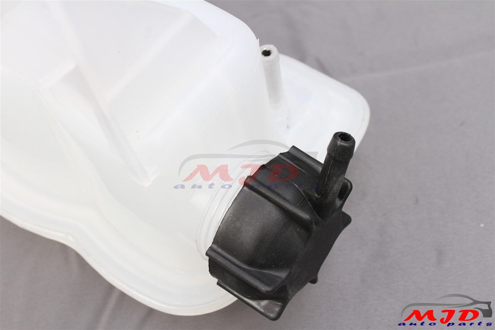 For 2013-2021 KENWORTH T680 T880 Peterbilt 579 Coolant Reservoir Tank DR104002