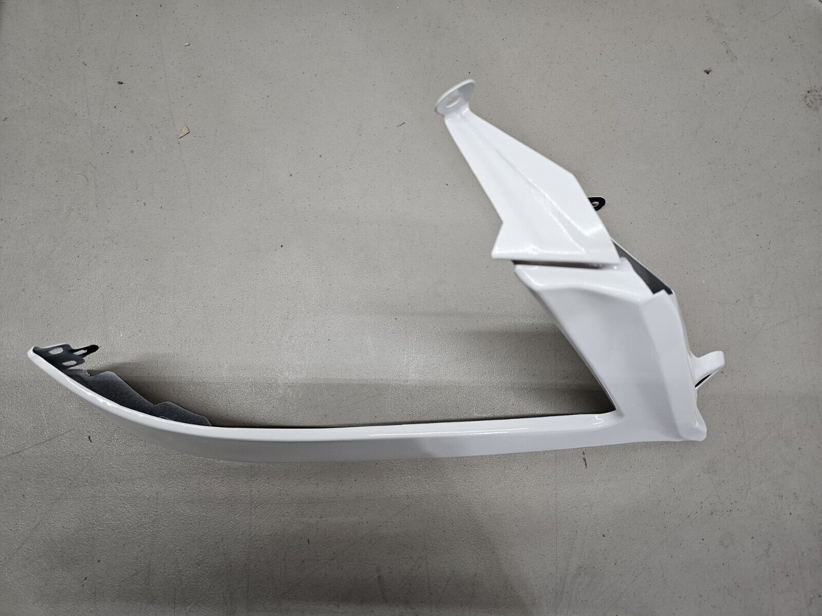 Mercedes Sprinter 2007-2009 Headlight Trim Bezel Cover Passenger Side Rh White