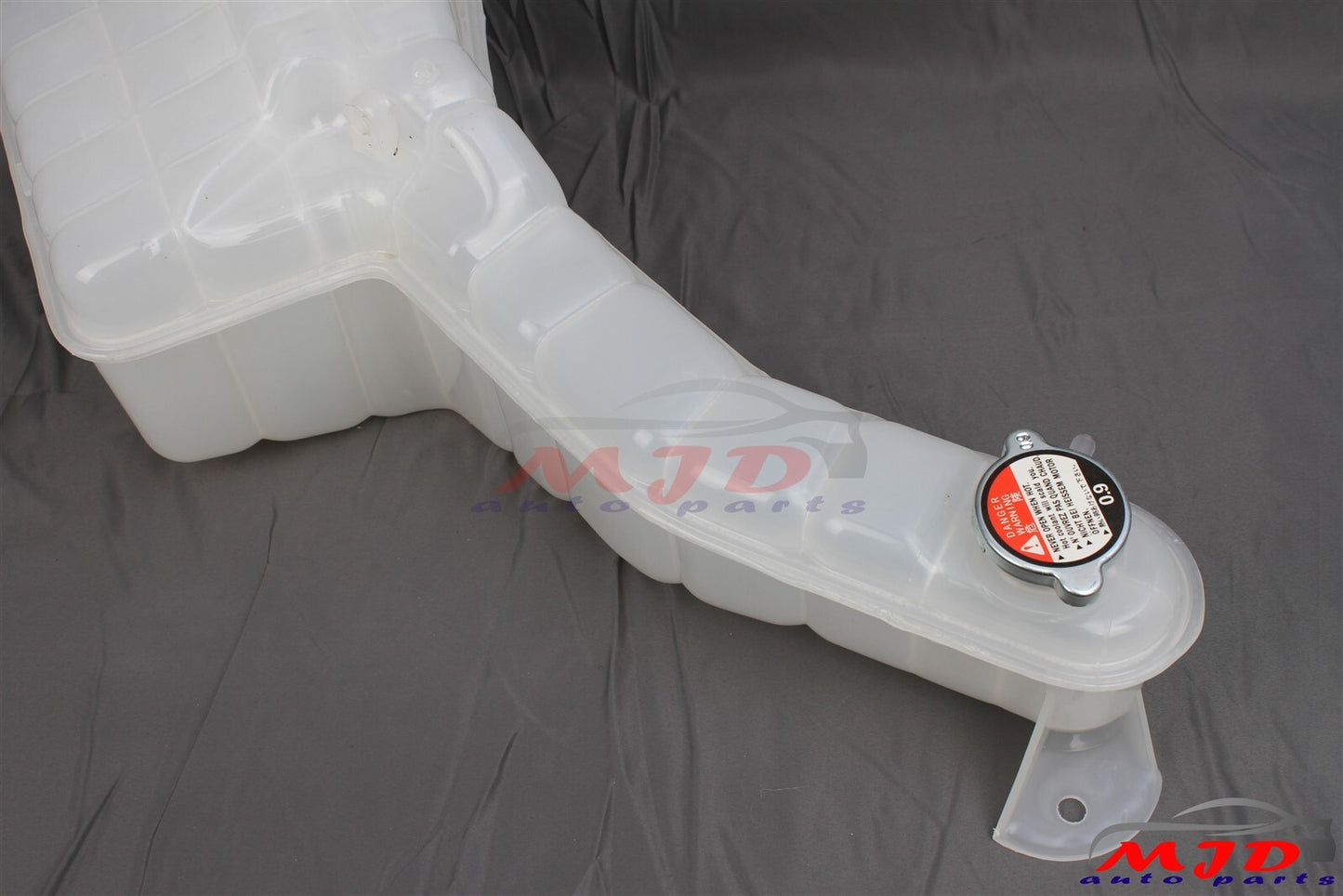 For Freightliner M2 106 Thomas C2 2005-2011 Coolant Reservoir Tank 0523195001