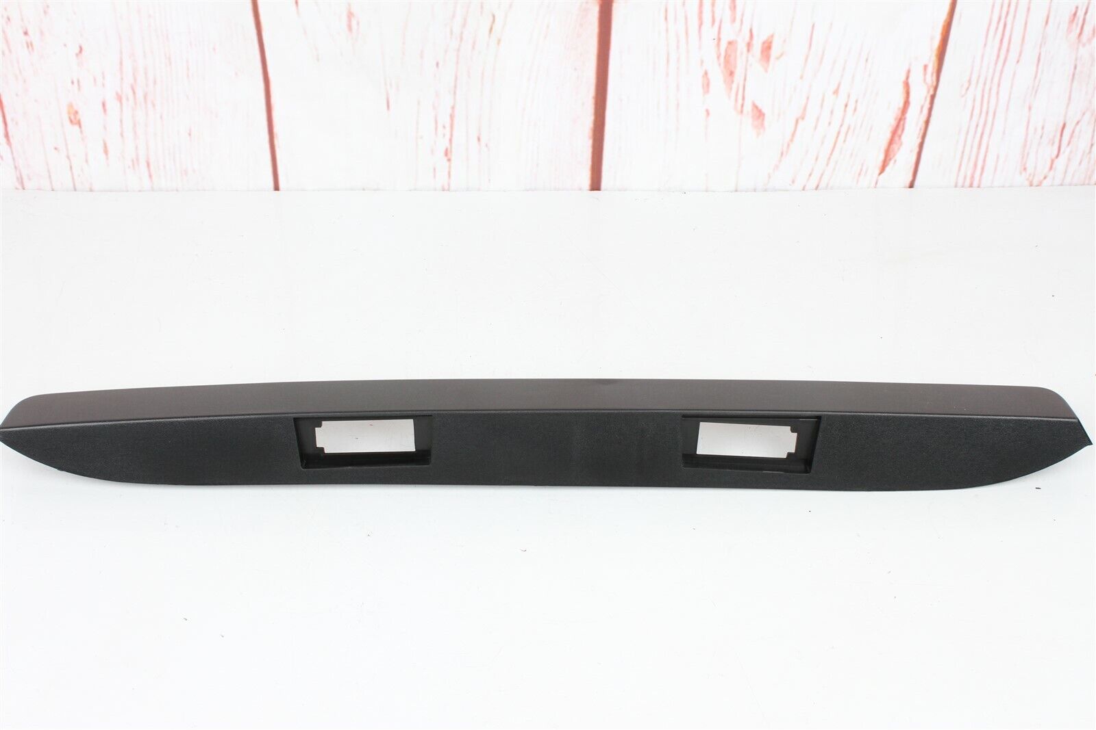 FOR MERCEDES SPRINTER W906 07-18 REAR LICENSE NUMBER PLATE LIGHT TRIM 9067400030