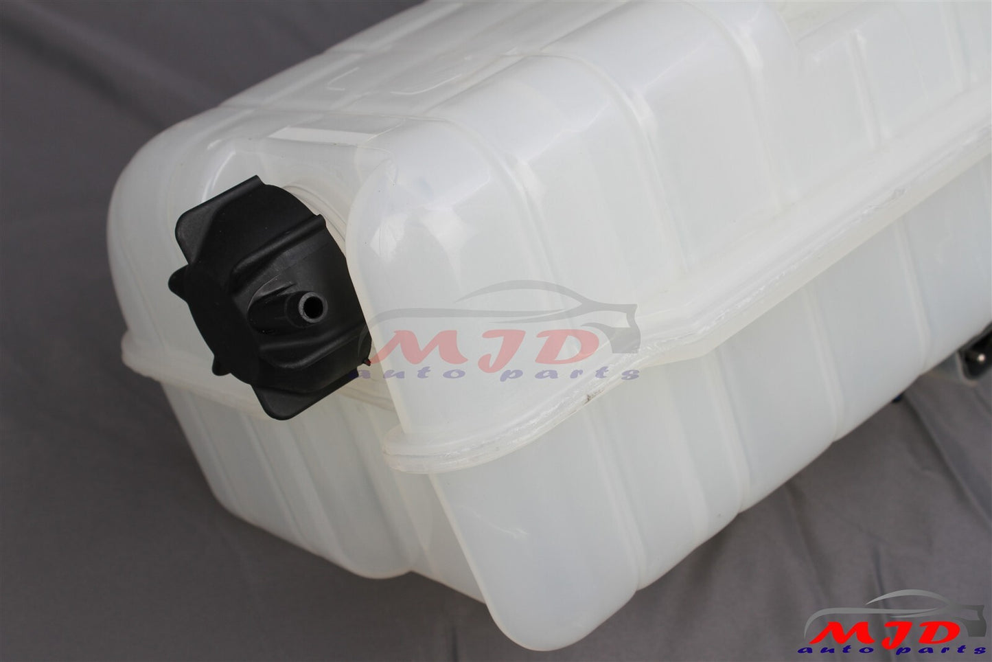 FOR Volvo VN VNL VNM 1997-2007 Radiator Coolant Overflow Expansion Tank 0519037
