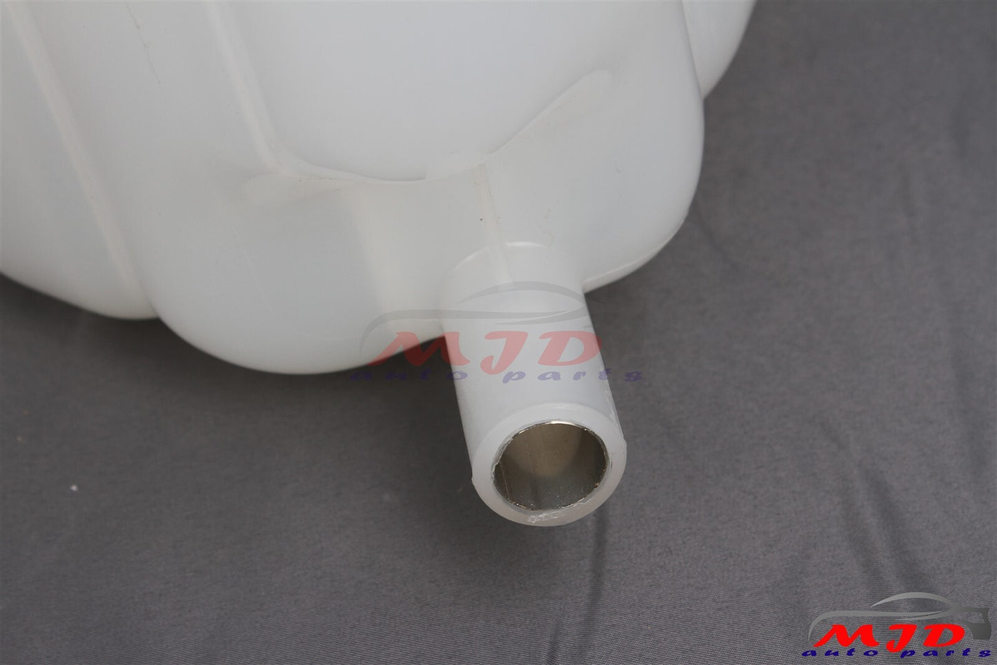 For Freightliner M2 106 Thomas C2 2005-2011 Coolant Reservoir Tank 0523195001