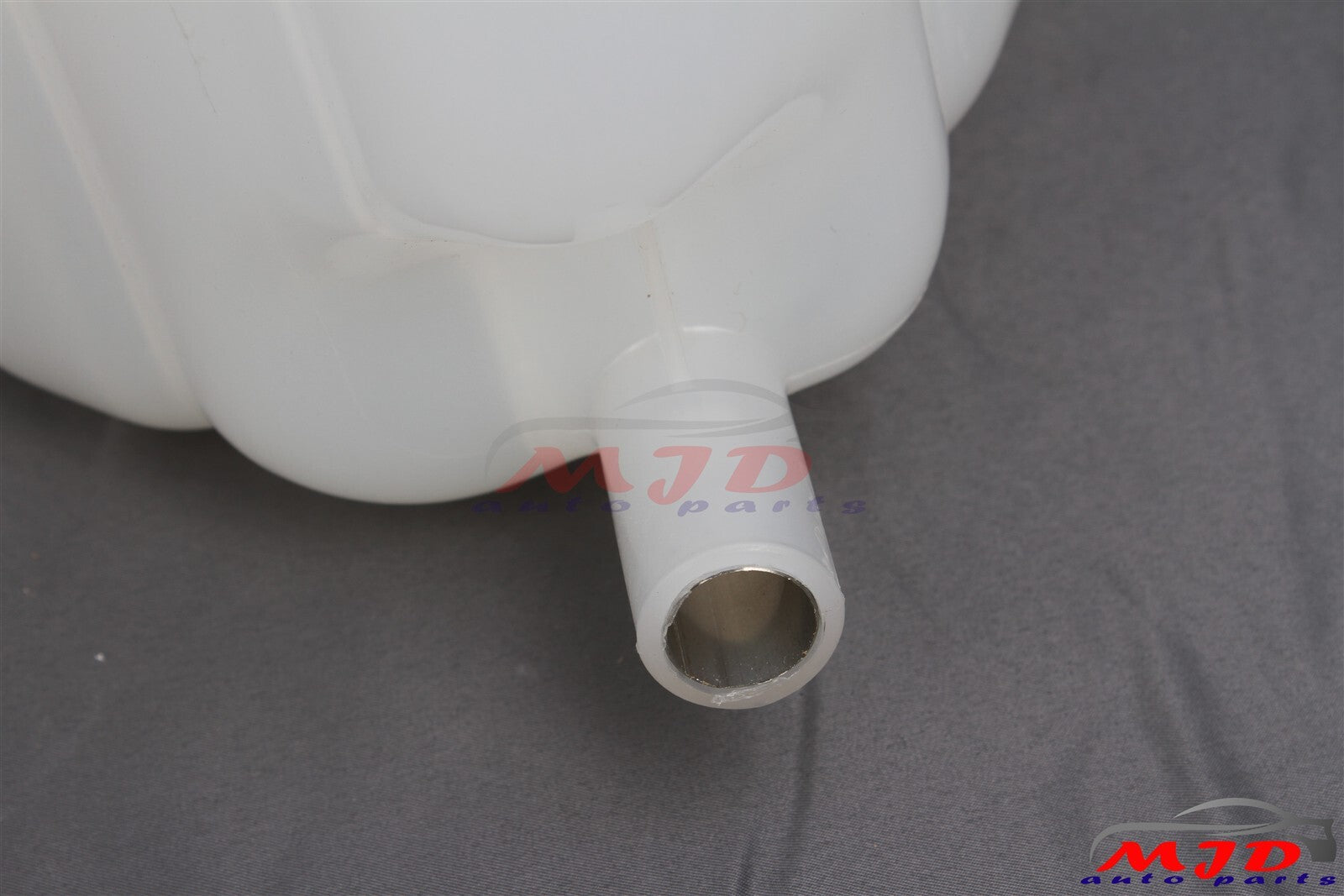 For Freightliner M2 106 Thomas C2 2005-2011 Coolant Reservoir Tank 0523195001