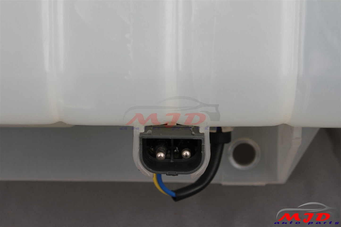 FOR Volvo VN VNL VNM 1997-2007 Radiator Coolant Overflow Expansion Tank 0519037